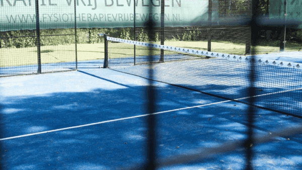 Wat zijn de regels op een padelbaan?