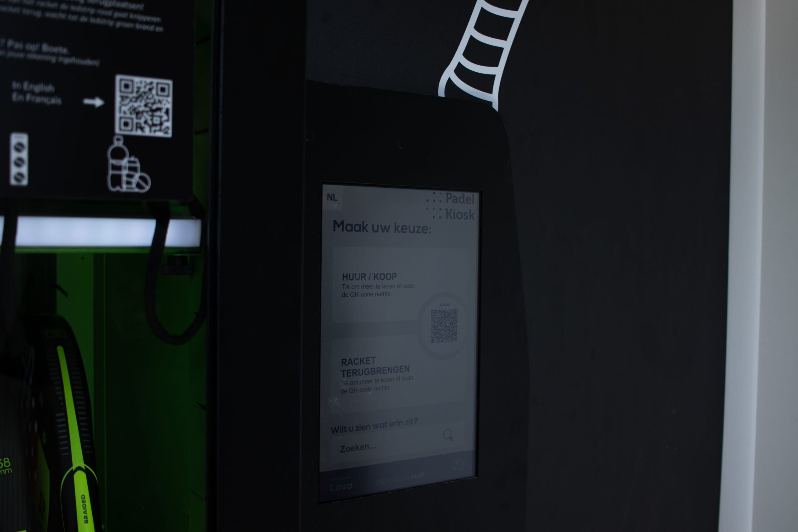 Padel kiosk mode of use 1 Paddle kiosk paid display