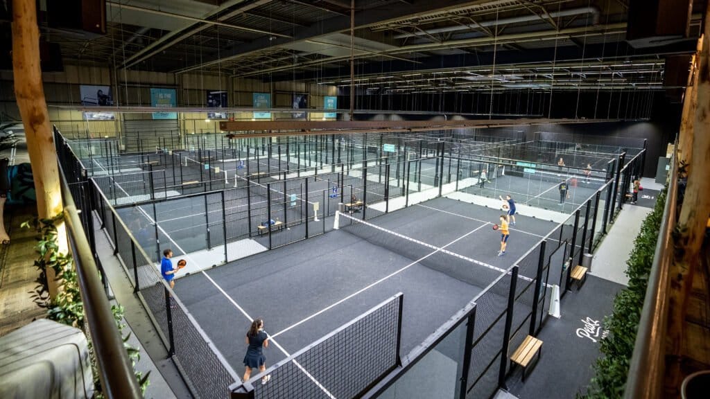 Padelbanen in Eindhoven 2 Padelbanen bij Peakz Padel Eindhoven - Noord-Brabant