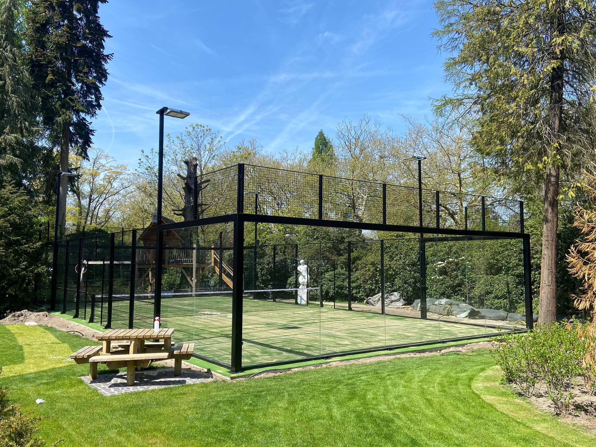 Padelbanen in Brabant 4 Padelbaan in een achtertuin