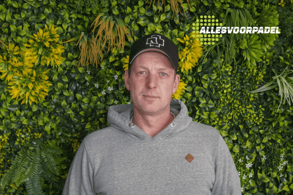 Topkwaliteit padelbanen van A tot Z 1 Peter wand min