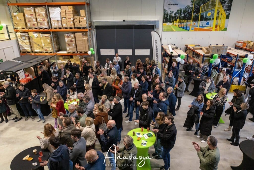 Opening nieuw pand Allesvoorpadel 2 Groep vol mensen