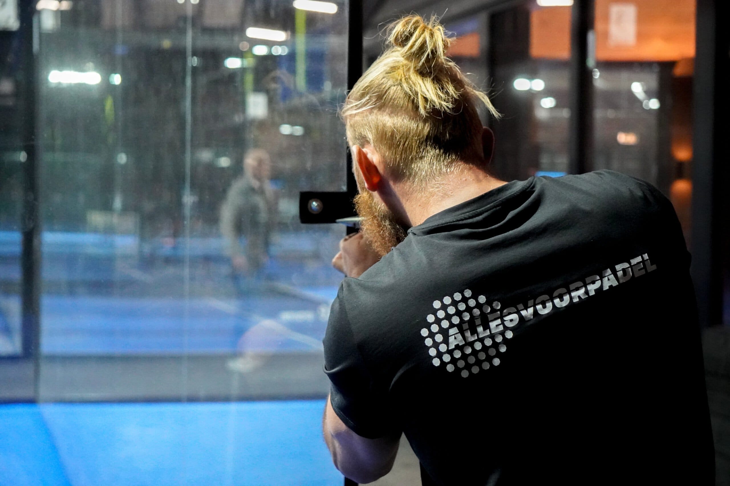 Emergency service 4 Inspecting the neoprene scaled