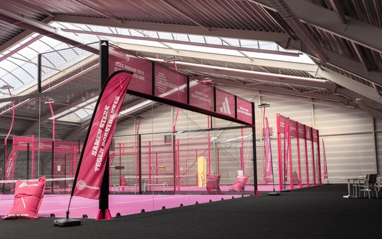 Pinkmovement 1 Pink Ribbon padelbanen
