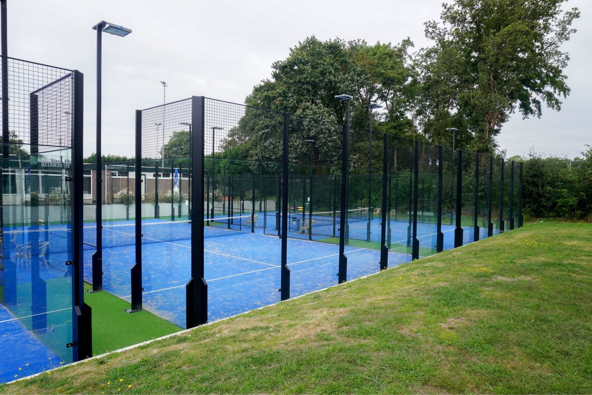 Padelbanen bij TV het Vennewater Klein