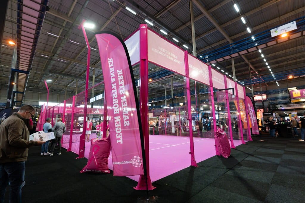 Vacature Marketingmedewerker 5 Roze padelbaan beurs